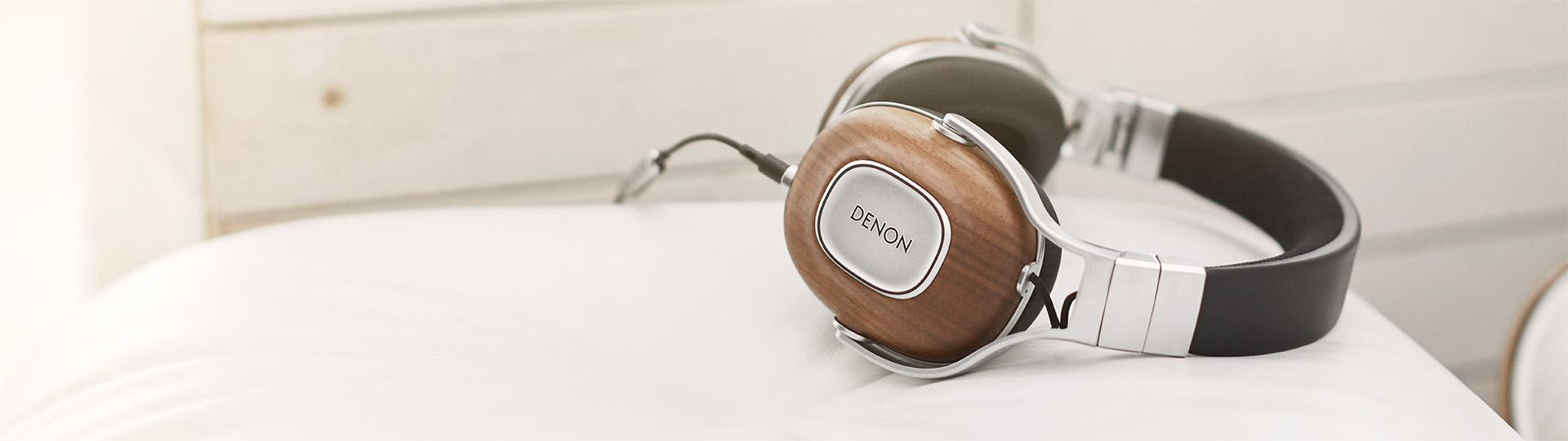 Website_Header_Categorypage_OverEarHeadphone_EU_UK.jpg
